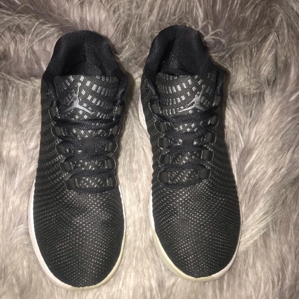 Comfortable fit for sports worn 1/10